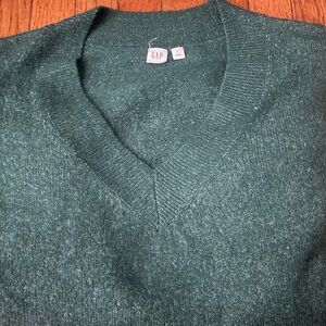 GAP Men's Forest Green V-Neck Sweater